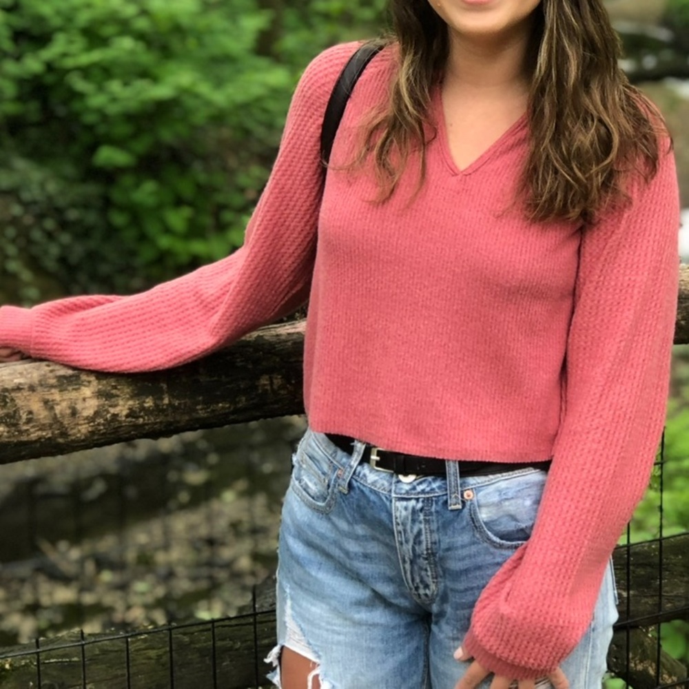 Cropped long sleeved top